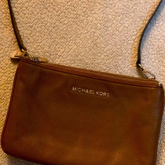 Michael Kors purse - Picture 1 of 3
